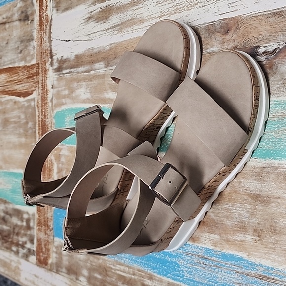 YOKI Brenda-59 Treaded Chunky Cork Sandals Size 8 - Picture 5 of 12